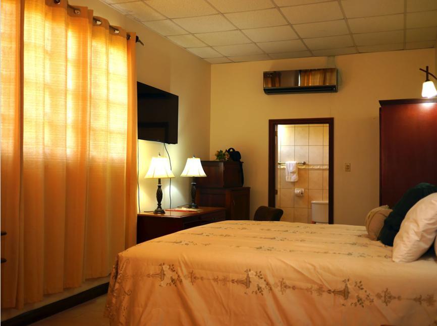 Brandsville Hotel 乔治敦 外观 照片