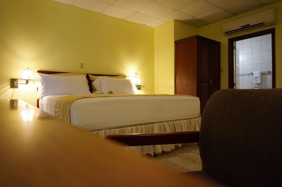 Brandsville Hotel 乔治敦 外观 照片